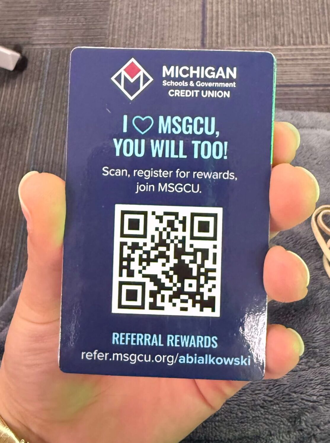 Incentive management software helps banks and credit unions launch and manage in-branch, employee-to-member referrals with physical referral cards and personalized QR codes.